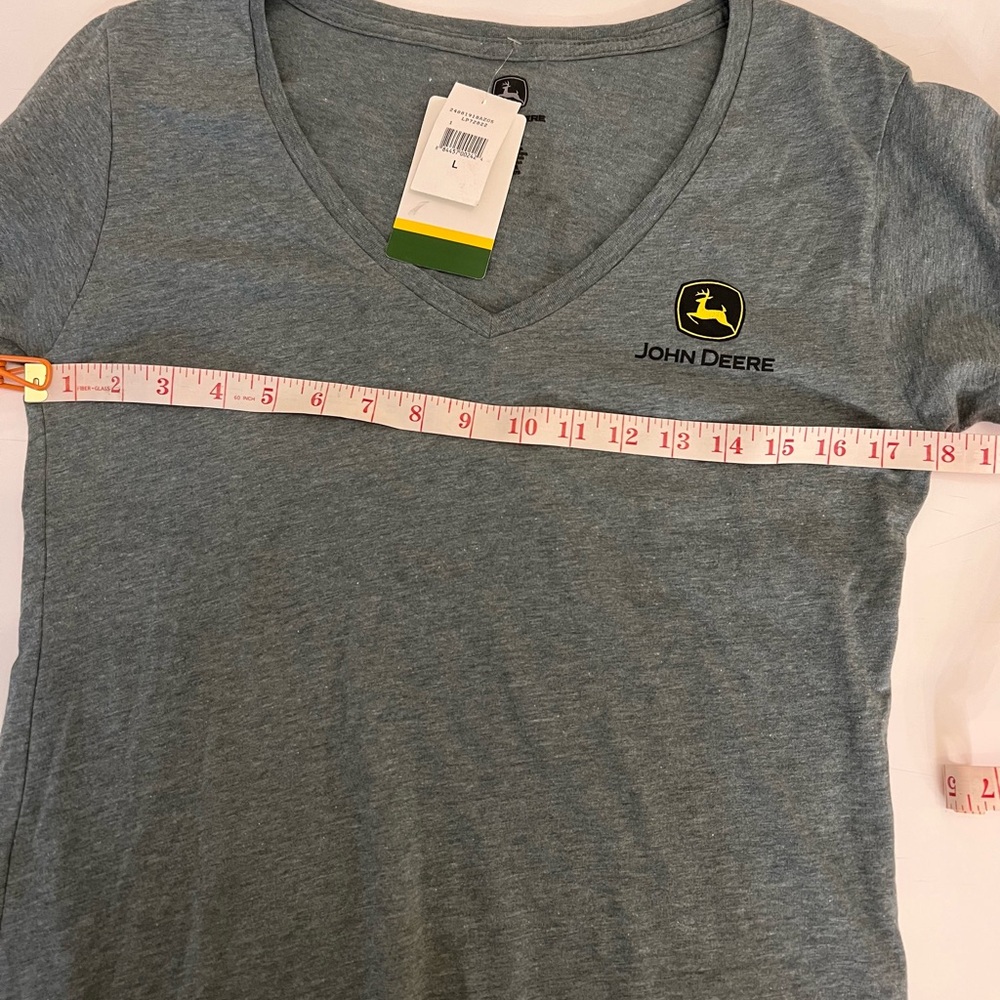 John Deere Build State Pride Arizona Gray V-Neck Tee women’s size large - Picture 6 of 7
